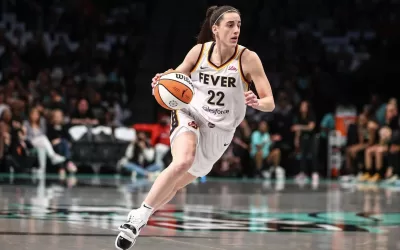 [🏀狂热对抗梦想：克拉克的卓越表现助力狂热追求更长连胜纪录]